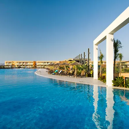 Ξενοδοχείο Blue Lagoon Λάμπη