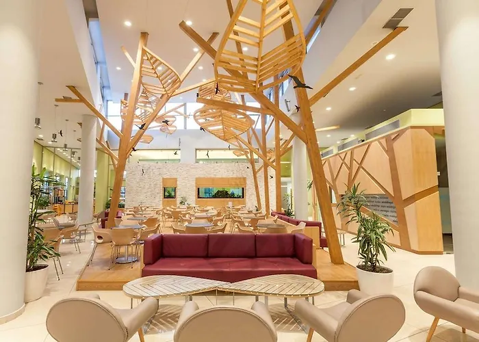 Blue Lagoon Ξενοδοχείο 5*