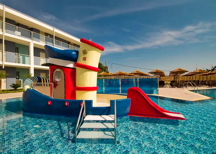 Blue Lagoon Ξενοδοχείο 5*