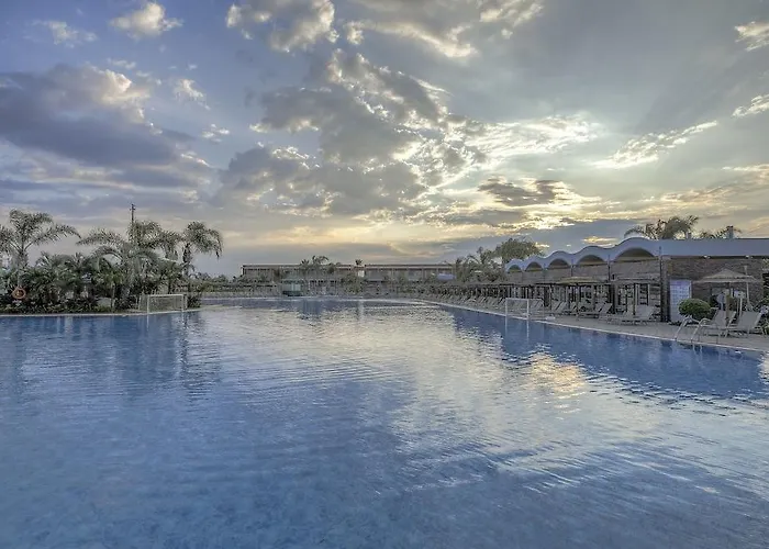 Blue Lagoon Ξενοδοχείο 5*