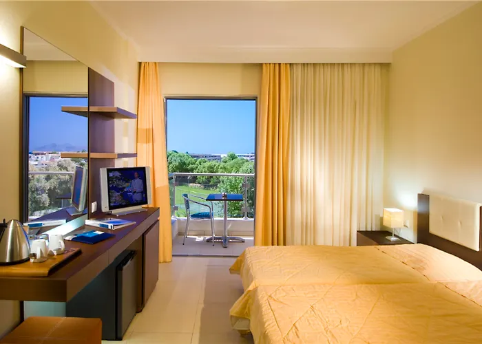 Blue Lagoon Ξενοδοχείο 5*